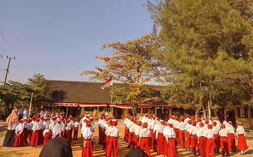 Jelang Akhir Pengabdian, Mahasiswa IAINU Tuban Gelar Penutupan Pengabdian di Lembaga Pendidikan SDN Temaji 3