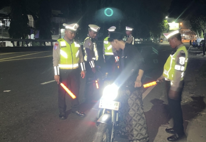 Patroli Malam di Perbatasan, Satlantas Tuban Tegur 30 Motor Tak Sesuai Spektek