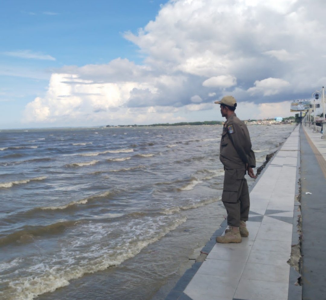 Kondisi Cuaca Ekstrem Ancam Pesisir Jawa Timur, Banjir Rob Mengintai hingga Tuban