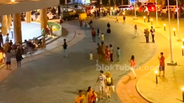 Menikmati Malam Minggu di Tuban Abhirama