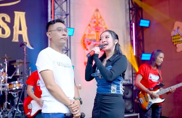 Lirik Lagu Kawin Kontrak, Duet Antara Gerry Mahesa dan Rena Movies 