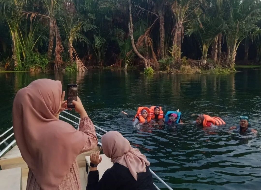Petualangan Snorkeling dan Kano di Suruan Ecopark Tuban