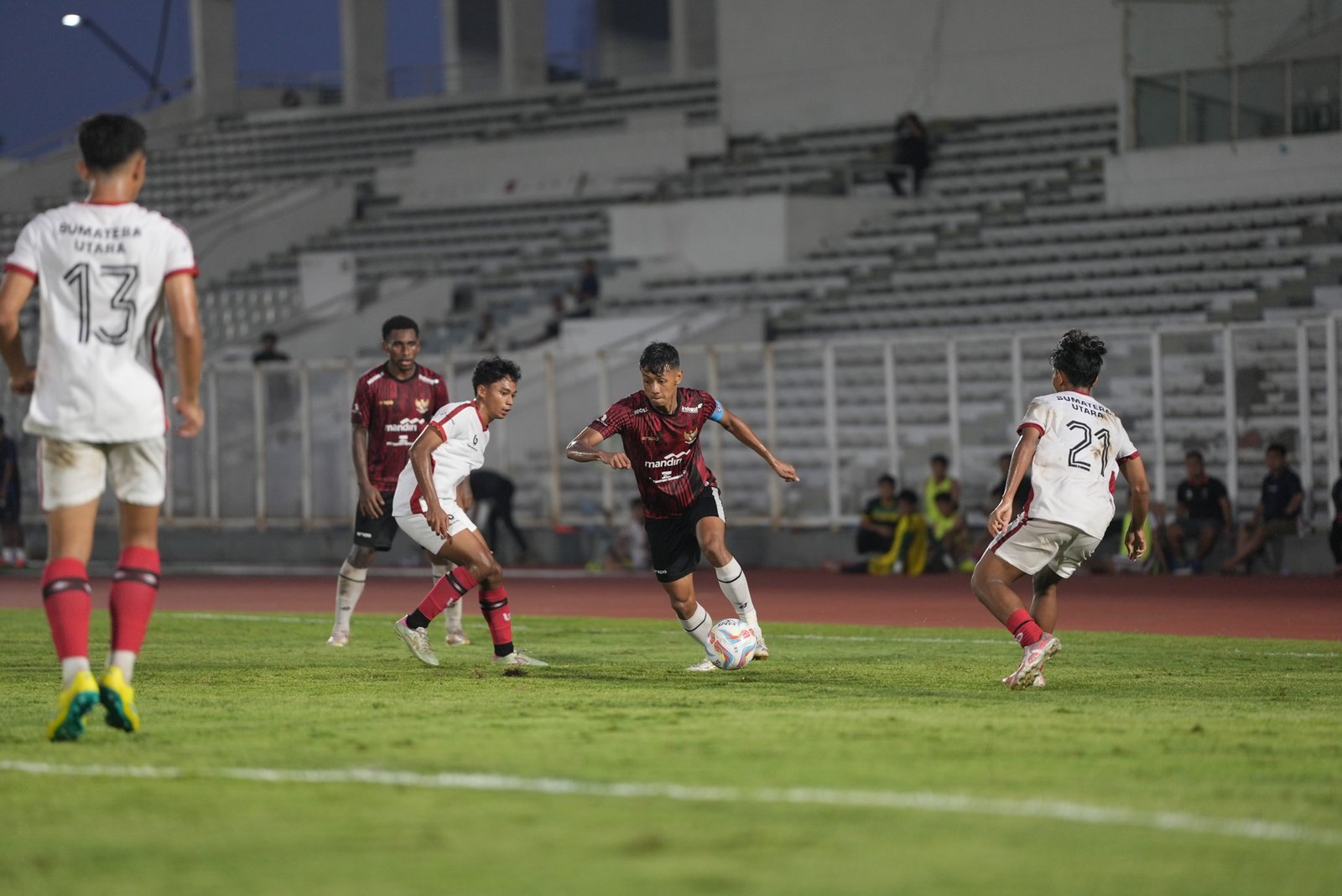 Kolaborasi Tim U-19 Indonesia: Dony Tri Pamungkas dan Jens Raven