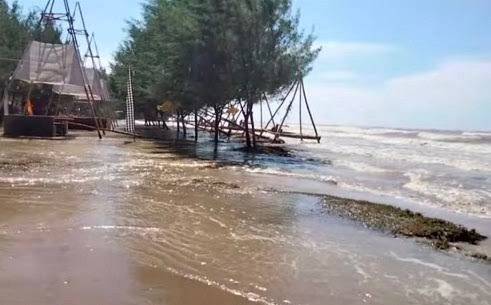 Pasang Air Laut Maksimum Ancam Wilayah Pesisir Surabaya hingga Tuban
