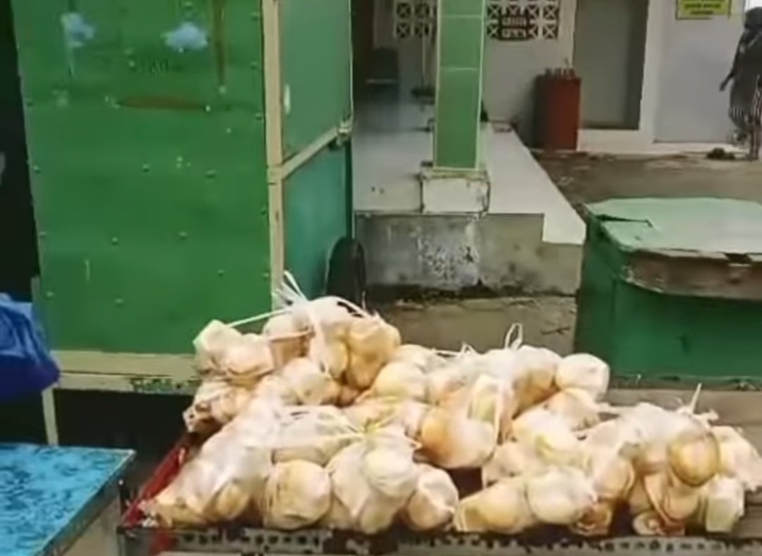Viral! Pedagang Pasar Sore Tuban Mengaku Belum Ada Penghasilan Sejak Direlokasi