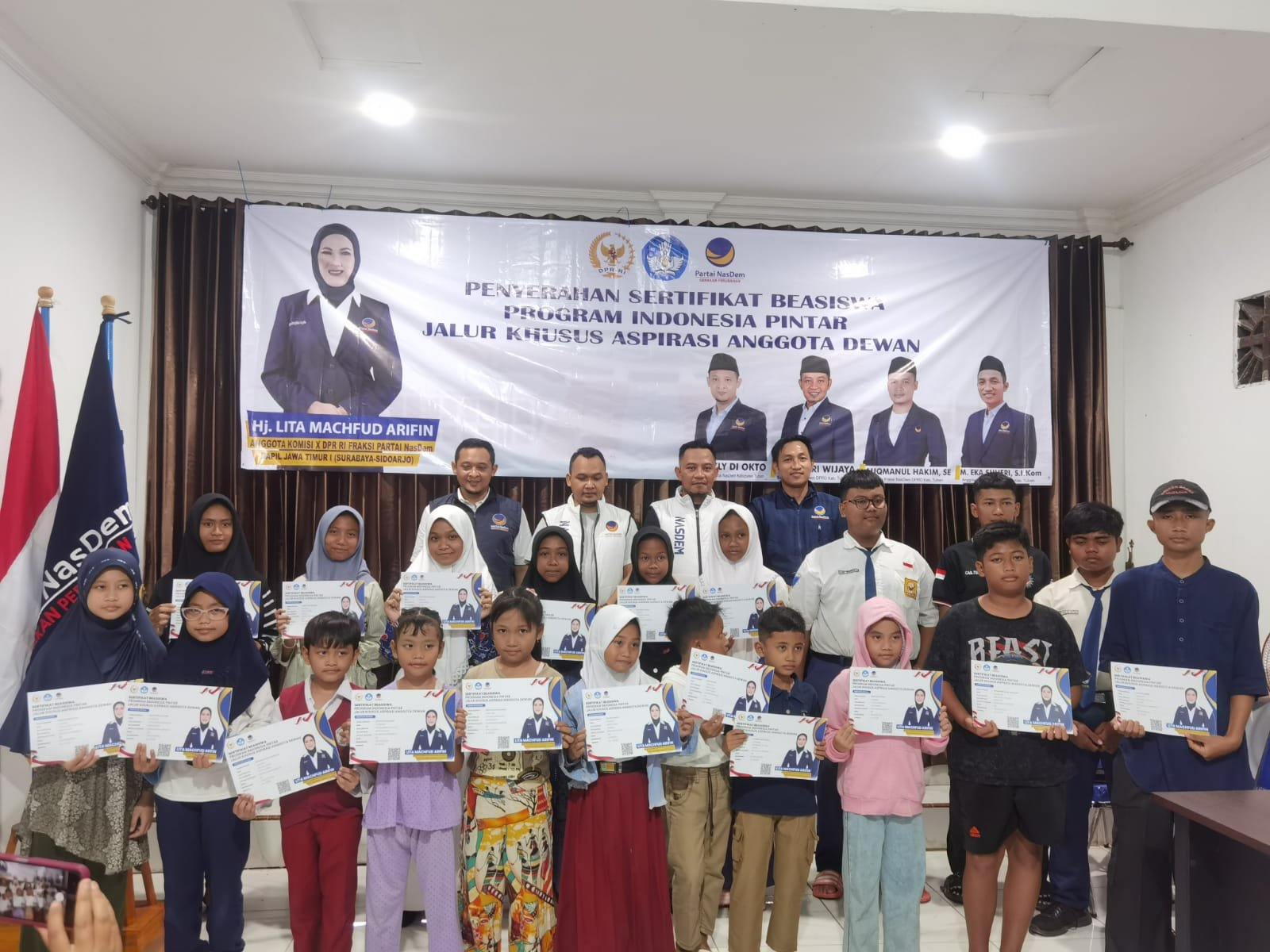 Nasdem Tuban Salurkan Bantuan Pendidikan PIP Aspirasi, Bantu Ratusan Siswa
