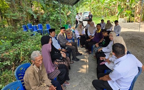 Gus Fahim Kunjungi Keluarga Almarhumah di Mojorembun Blora, Tawarkan Pendidikan Gratis bagi Putri Korban