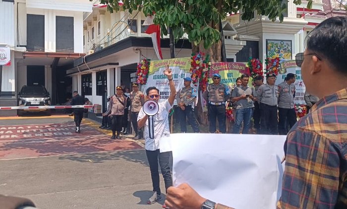 Stafnya Ancam Laporkan Wartawan, Kantor...