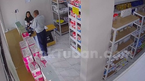 Video Penipu Menyamar Petugas PLN Viral di Tuban