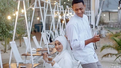 Hukum Makan dan Minum Sambil Berdiri, Bolehkah?