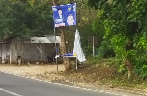 Banner Caleg DPR RI Fahri Setiaji Dirusak Orang Tidak Dikenal di Singgahan-Bangilan