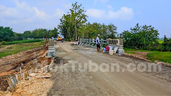 Masuk Tahap Finishing, Jembatan Dam Seng Senori Tuban Kembali Dilalui Kendaraan
