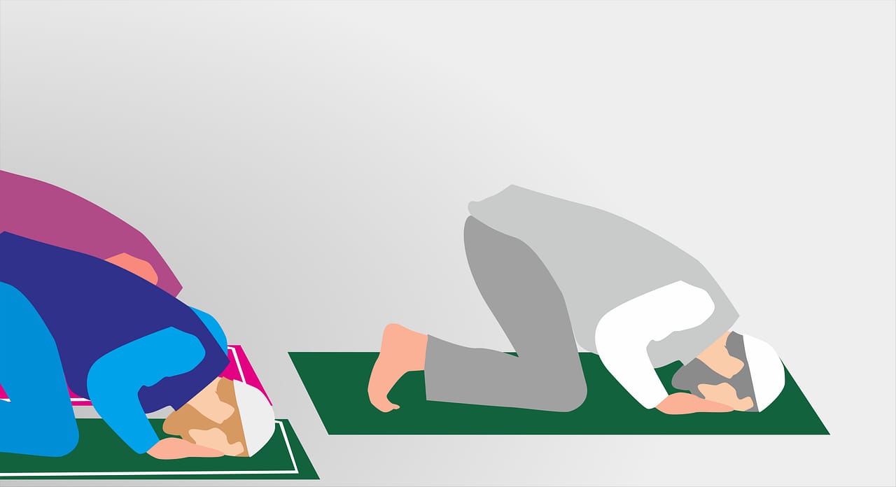 Hukum Salat Pakai Kaos Bergambar, Sahkah?
