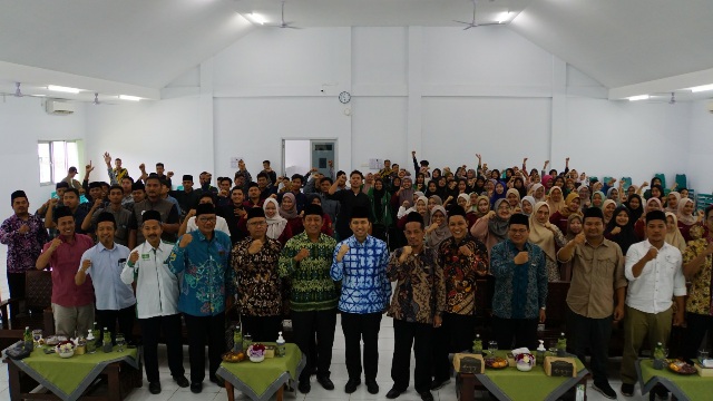 Hadir di Tuban, Wagub Jatim Emil Dardak Bicara Ekonomi Syariah