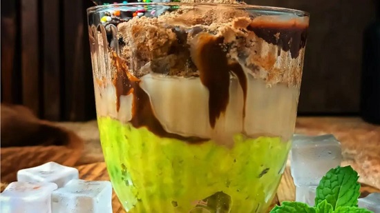 Resep Alpukat Kocok Segar dengan Toping Milo