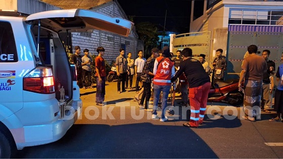 Tabrakan saat Belok, Laka Lantas Sebabkan Satu Orang Dilarikan ke RSUD Tuban