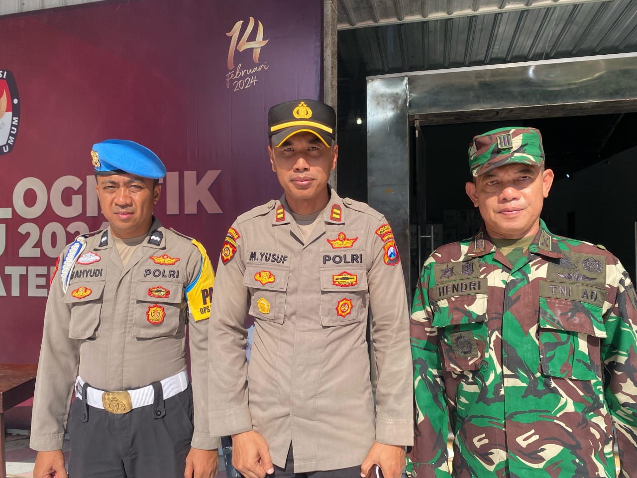 Pemilu 2024, Aparat Lakukan Pengamanan di Luar Ring TPS