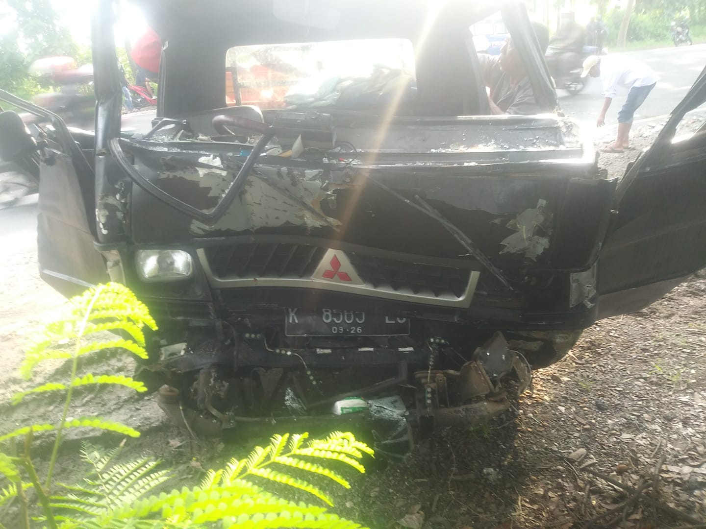 Diduga Mengantuk Saat Berkendara, Pengemudi Pickup Tabrak Truk di Tuban