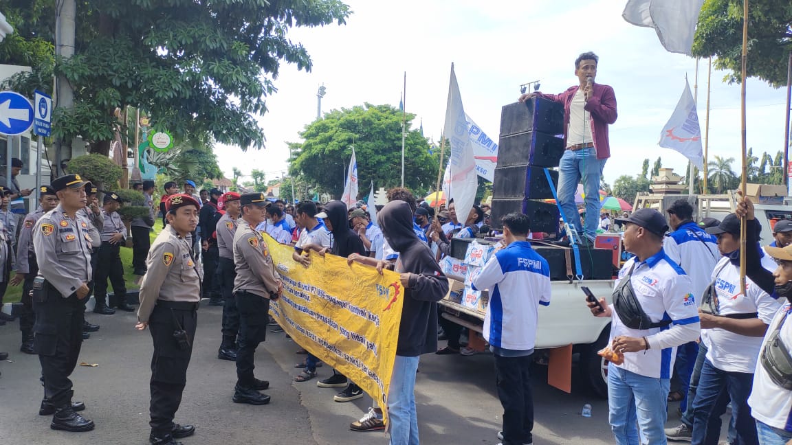 Ratusan Buruh Metal Minta Keadilan Bupati Tuban