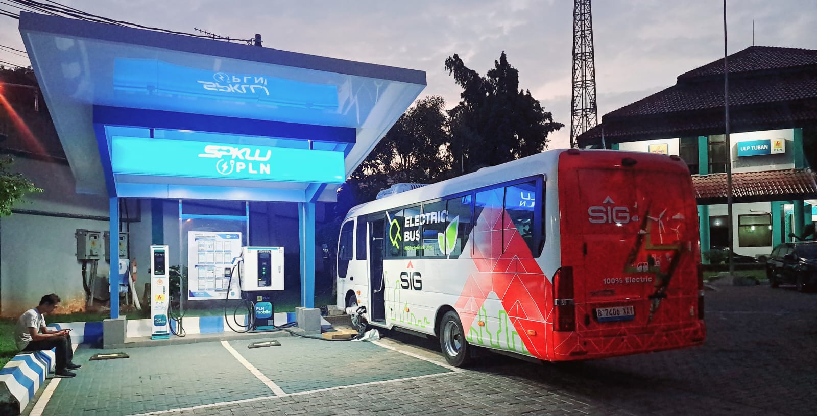 Selain Mobil Listrik, Electrik Bus Juga Bisa Ngecas di SPKLU PLN Tuban