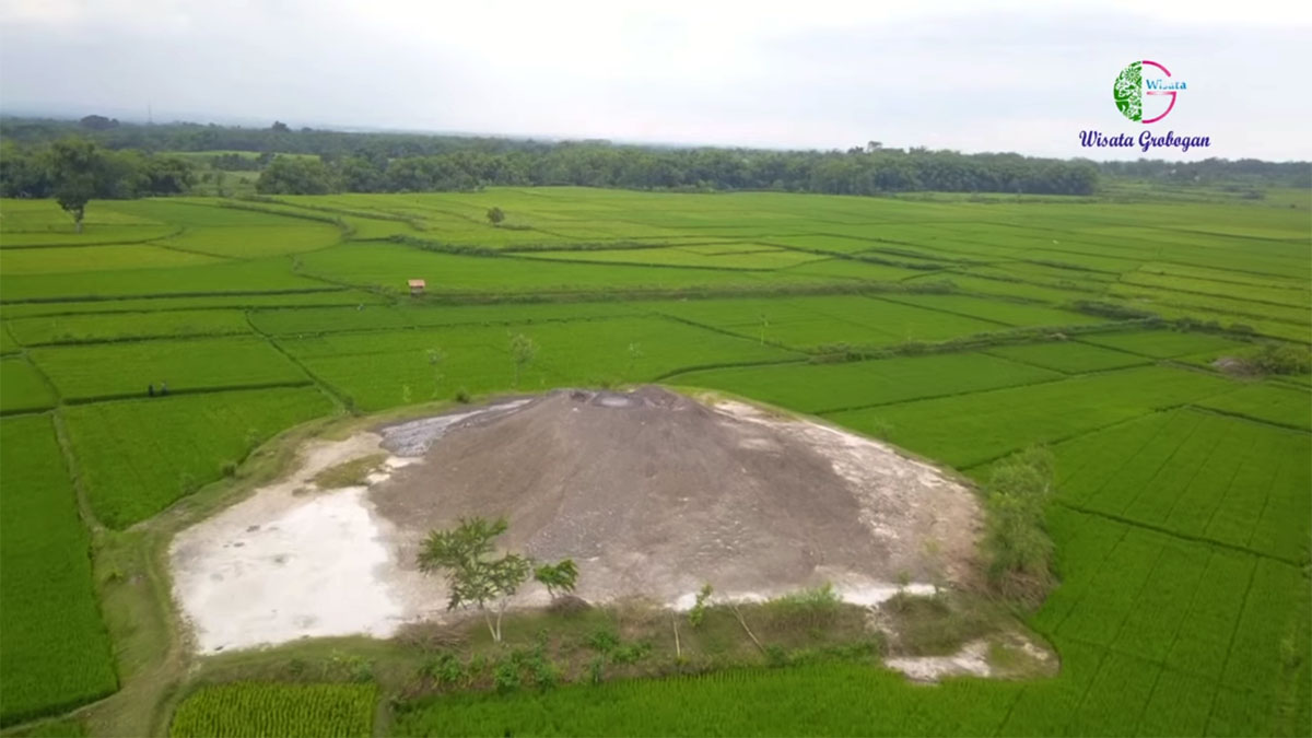 Menyelami Keindahan Bledug Kramesan di Dusun Medang, Jawa Tengah