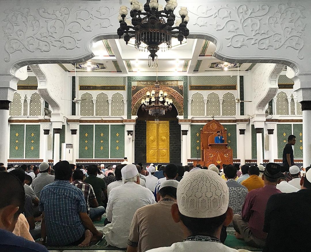 Petunjuk Rasulullah, Jangan Berbicara saat Khutbah Jumat