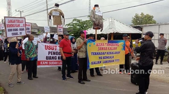 Tuntut Haknya Kembali, Anggota KPRI Dwijo Utomo Tuban Gelar Aksi Demonstrasi
