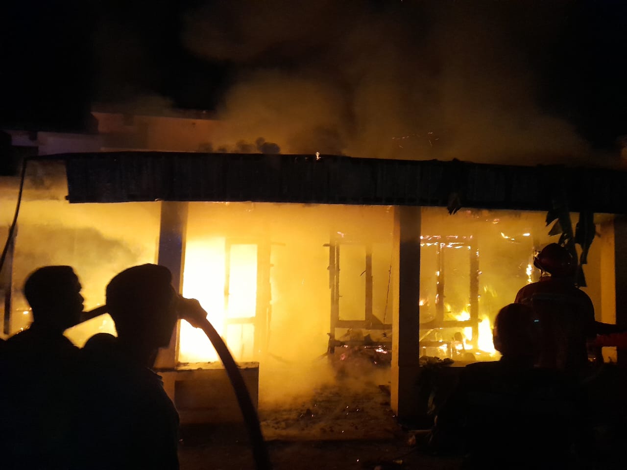 Rumah Kosong di Tuban Ludes Terbakar, Polisi Ungkap Sumber Api