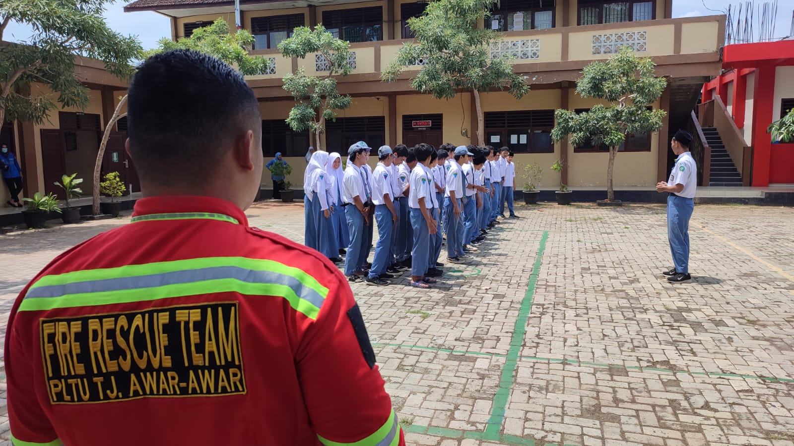 Simulasi Gempa Bumi di Tuban, PLN NP Up Tj. Awar-awar Beri Edukasi kepada Pelajar