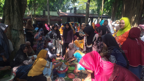 Wujud Syukur Nikmat Sumber Air, 5 Desa di Tuban Adakan Sedekah Bumi di Pemandian Bektiharjo