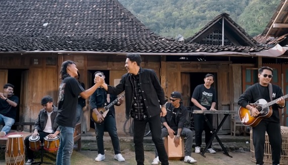 Lirik Lagu Nganggur, Single Terbaru Masdddho Nangkring Trending Youtube