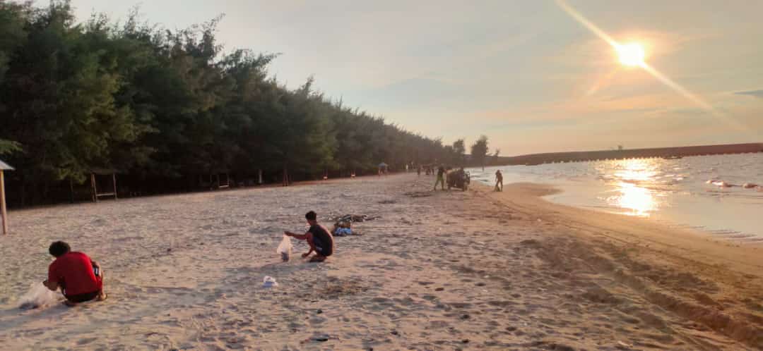 Cuaca Cerah Sepanjang Hari, Gelombang Laut Aman di Tuban