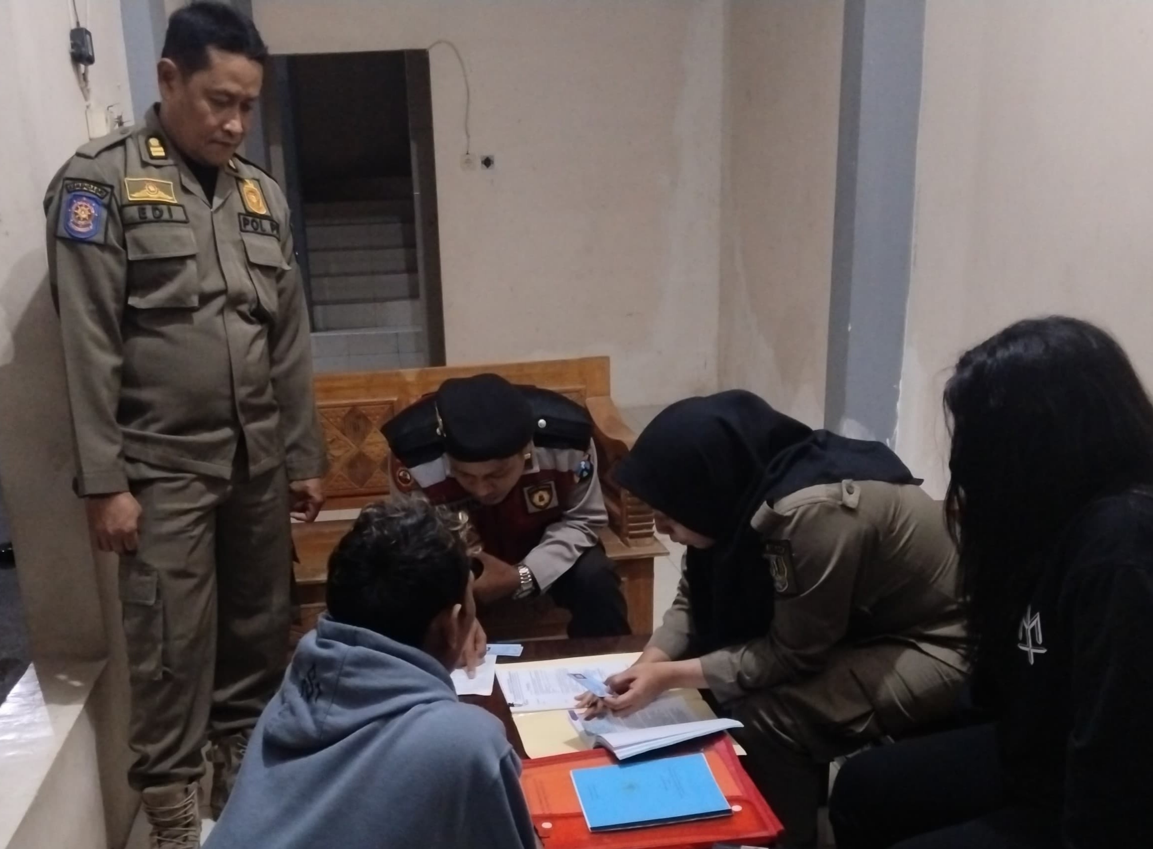 Penertiban Sabtu Malam di Tuban: Pemilik Warung dan Pasangan Mesum Dipanggil