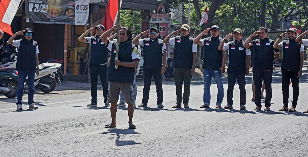 Lalu Lintas Jalur Pantura Berhenti Satu Menit Saat Upacara HUT RI di Socorejo Tuban