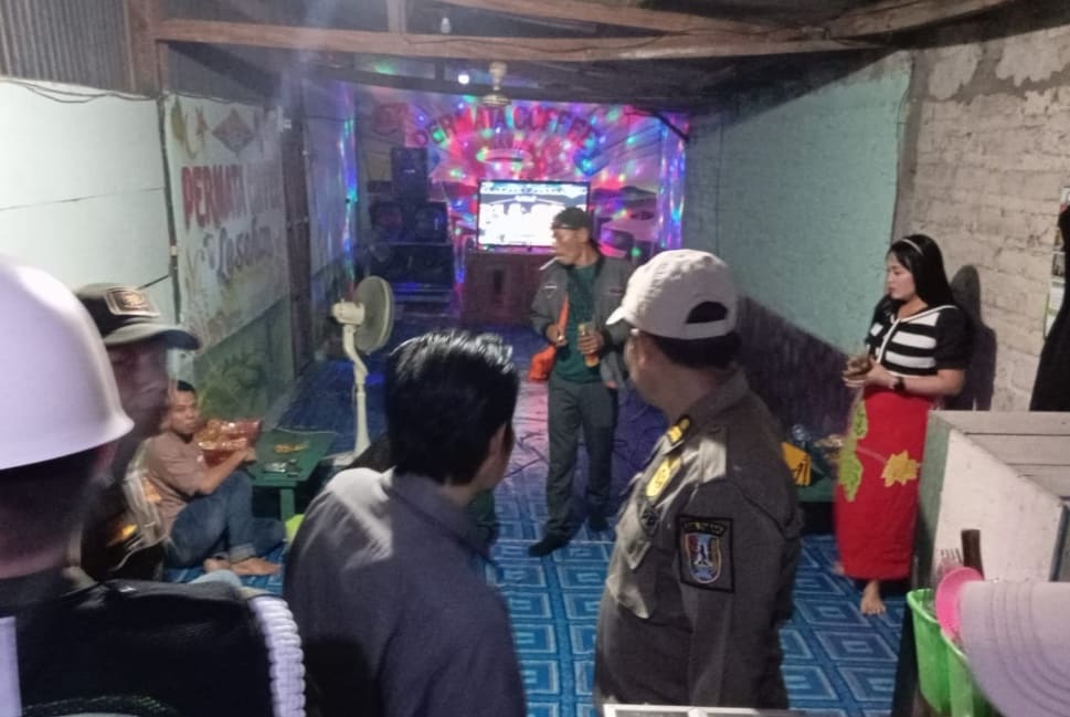 Satpol PP dan Aparat Gabungan Tuban Gerebek Warung Karaoke Tanpa Izin