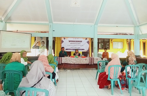 Berdayakan UMKM, Mahasiswa IAINU Tuban Gelar Workshop Sertifikasi Halal