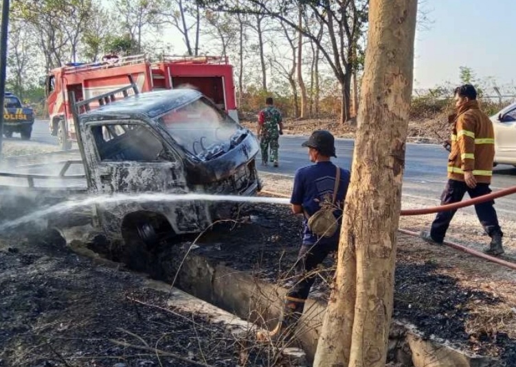 Kendaraan yang Terbakar di Jati Peteng Tuban Bawa Solar, Kebakaran Diduga karena Korsleting
