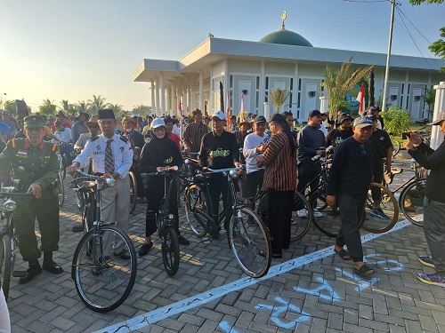Harlah Bahrul Huda Diramaikan Festival Sepeda Kuno dengan 900 Peserta, Riyadi-Wafi Tampil Bersama Warga