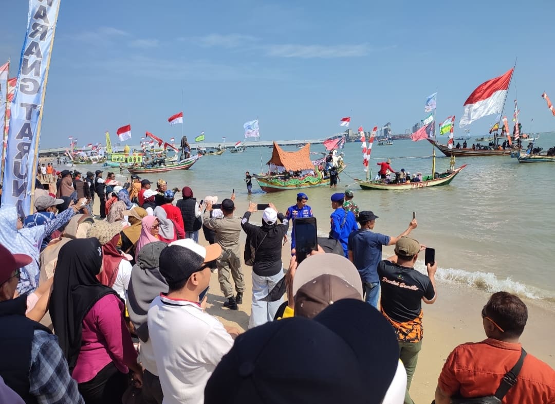 Desa Socorejo Gelar Lomba Perahu Hias, Satu-Satunya di Kabupaten Tuban
