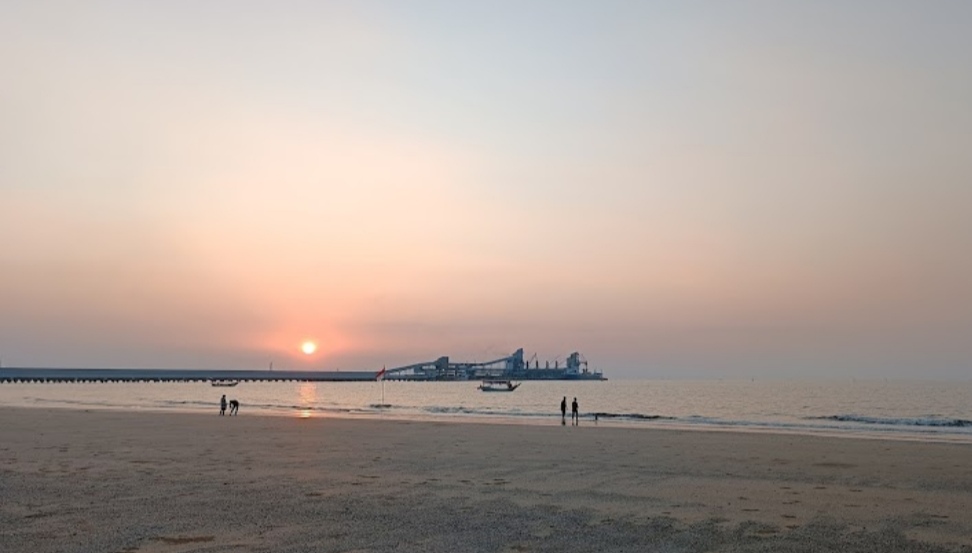 Pantai Semilir Tuban, Spot Instagramable dengan Harga Terjangkau