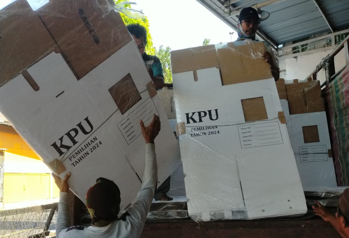 KPU Tuban Terima Kiriman Kotak Suara, Bawaslu Ingatkan Keamanan Gudang