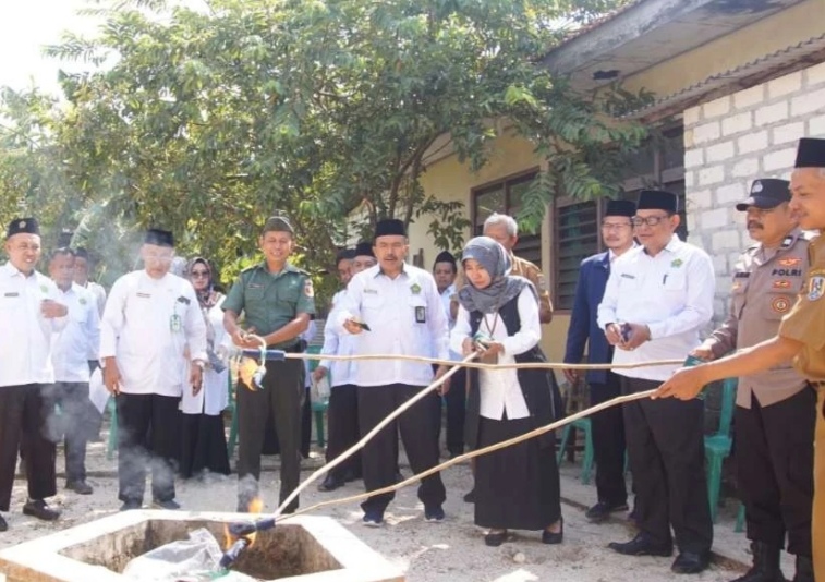 2.250 Buku Nikah Usang di Tuban Dibakar