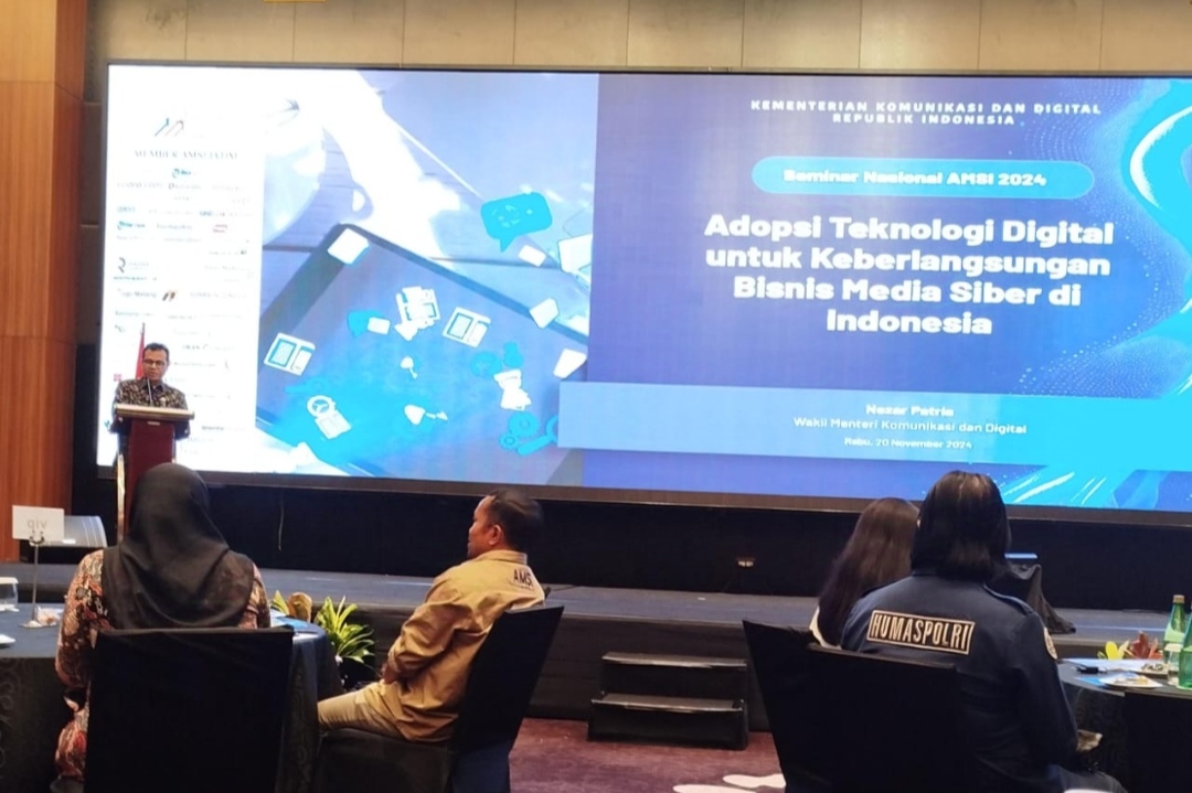 Wamen Komdigi Hadiri Pelantikan Pengurus AMSI Jatim Periode 2024-2028
