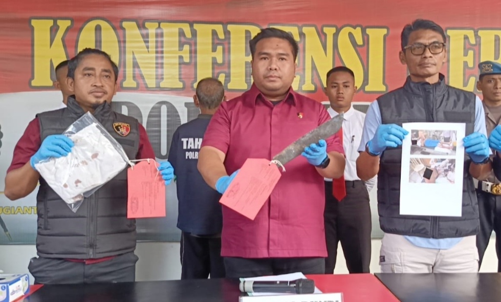 Buntut Penebangan Pohon Pisang, Kakek 73 Tahun di Tuban Bacok Tetangga hingga Luka Parah