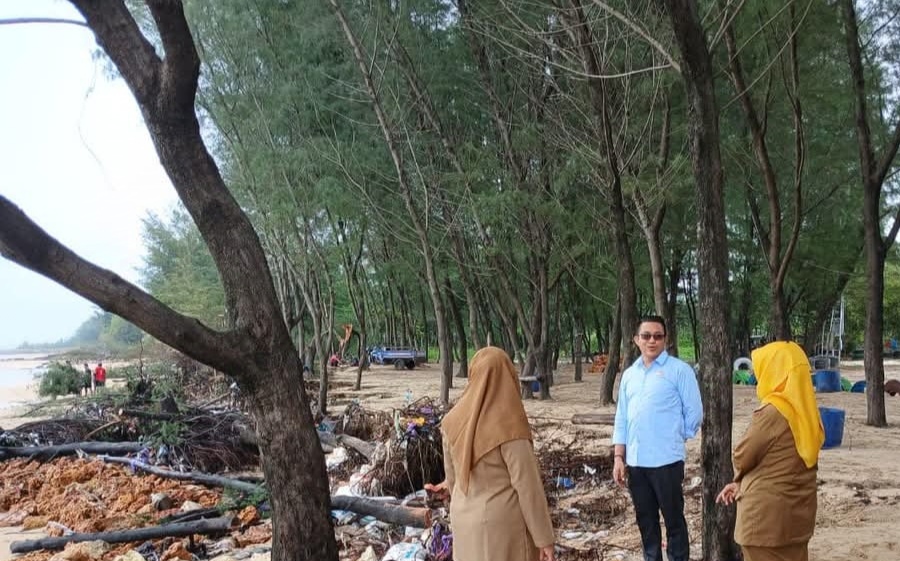 Pantai Semilir Tuban Terdampak Banjir Rob, Fasilitas Wisata Rusak