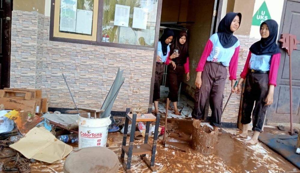 Banjir Bandang Terjang Tuban, SMPN 1 Rengel Diliburkan Sementara
