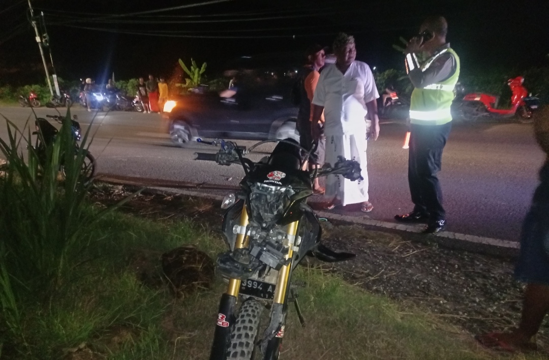 Nyalip dari Jalur Kanan, Pengendara Honda CB 150 Tewas Tabrakan di Plumpang Tuban