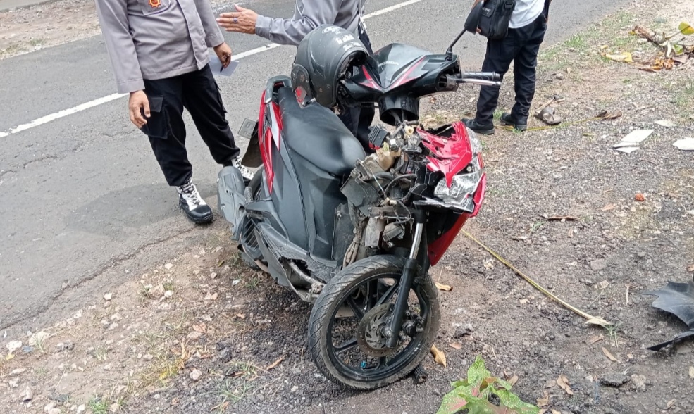 Niat Belok Kanan, Buruh Harian Tewas Tabrakan dengan Motor Tanpa Plat di Semanding Tuban