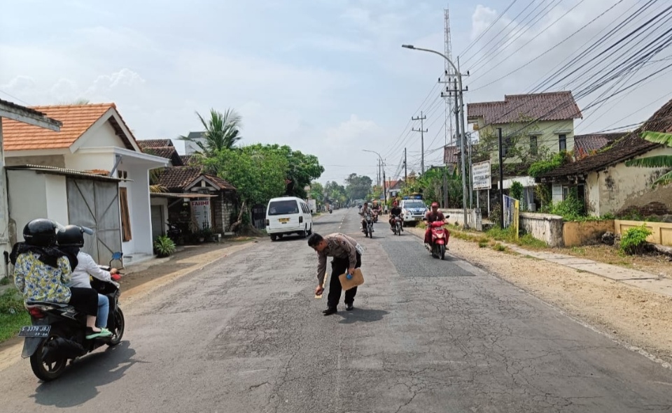 Diduga Ceroboh Saat Mendahului, Nelayan Tuban Tewas Tabrakan Motor