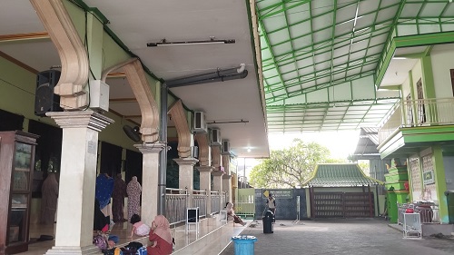Suasana Masjid Maulana Ibrahim Asmoroqondi Menyambut Bulan Muharram